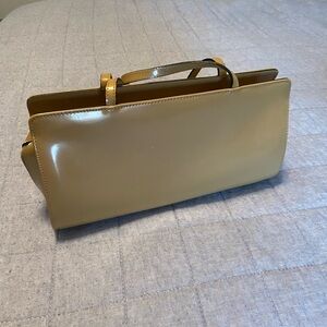 Elegant Tan Leather Handbag